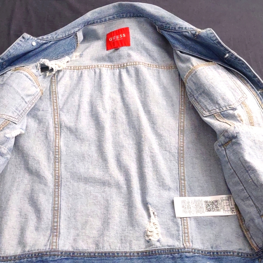 Guess Jacket Exclusive - Picture 6 of 7